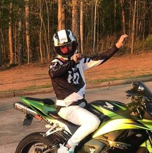 Meet your Posher, Dustin